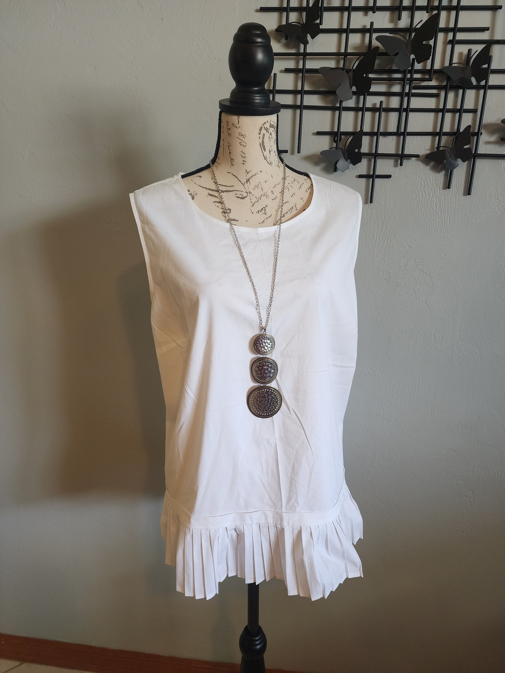 J. Jill White Sleeveless Tank with Pleated Hem